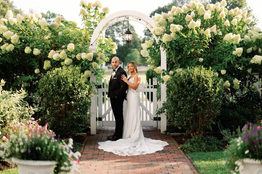 couple archway