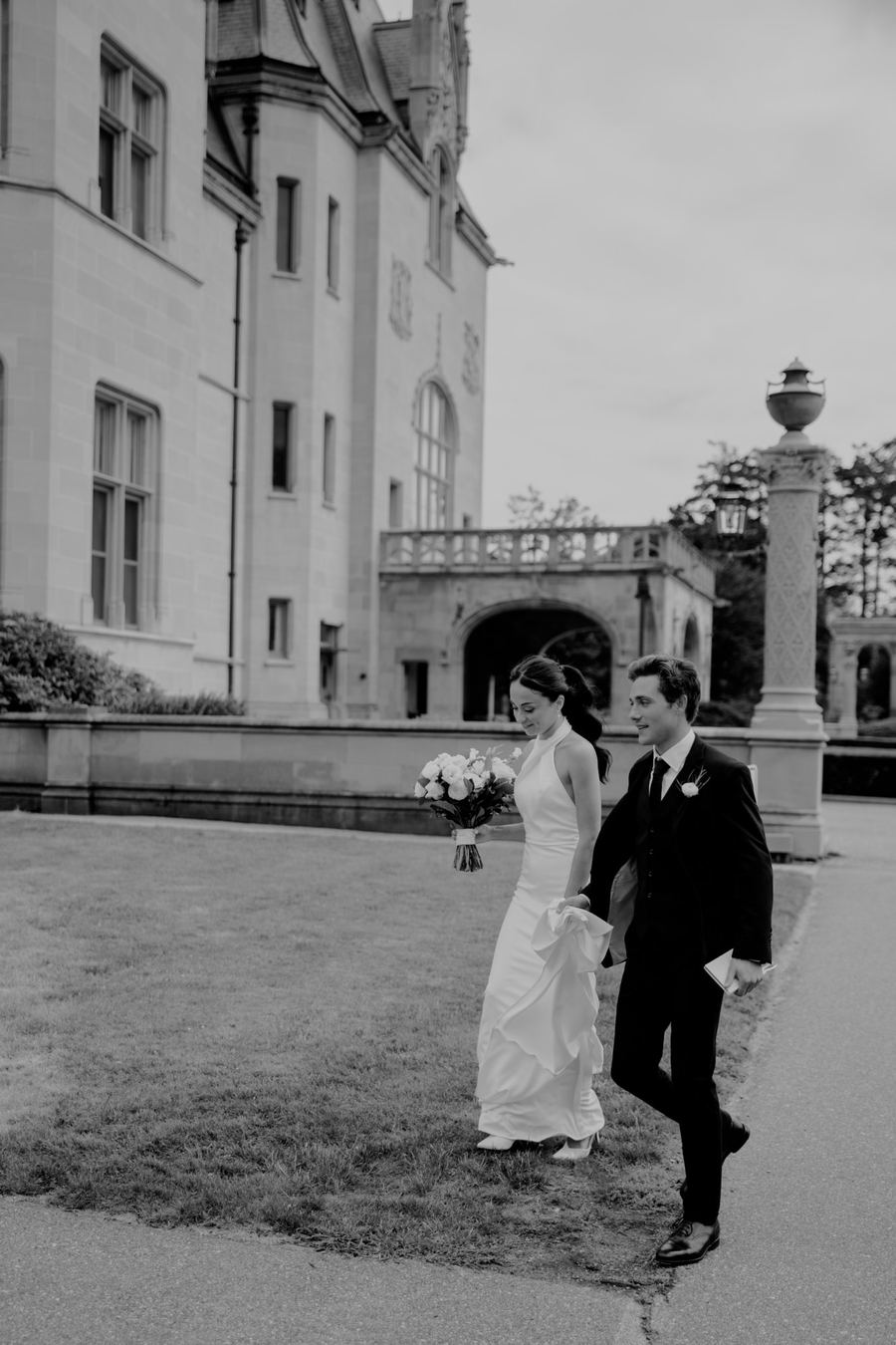 Couple at Newport mansion